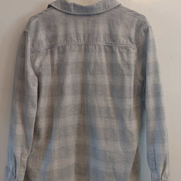 NWOT A new approach button down light grey and white flannel. 100% cotton. Sml - Picture 4 of 5